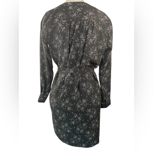 Loft medium Petite gray and pink dress. Lose fit but comes with a belt. - Picture 4 of 5